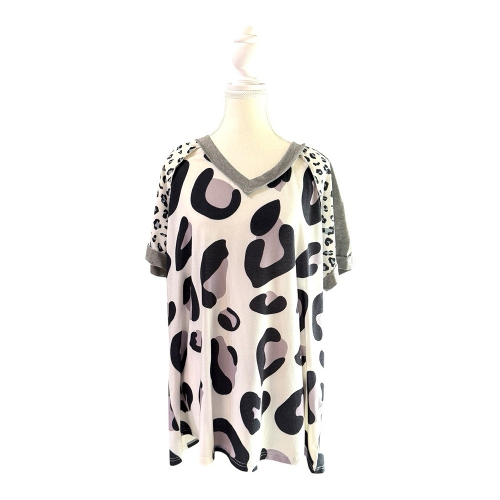 Southern Stitch XL Leopard Print Mixed Pattern Top
